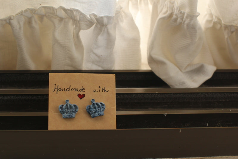Crown studs -