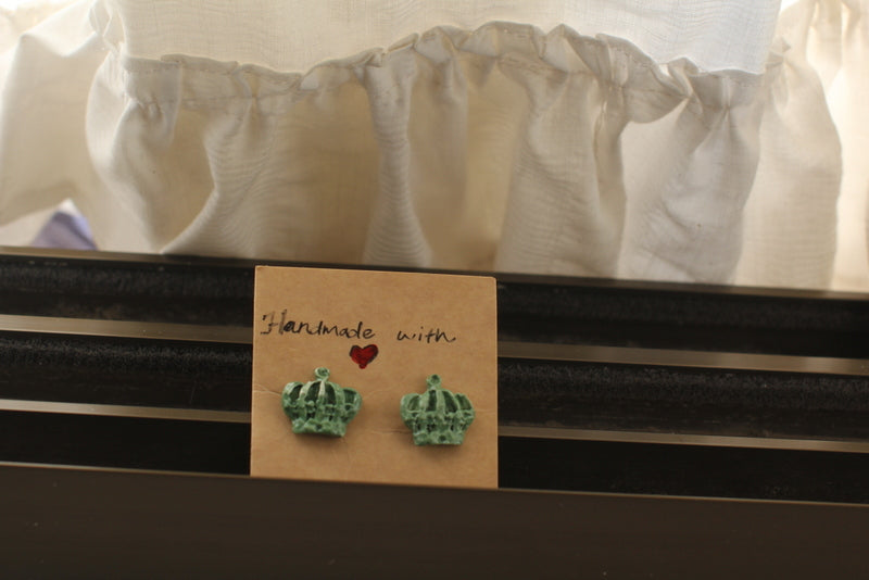 Crown studs -
