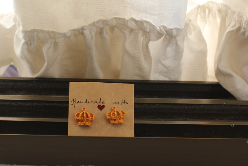 Crown studs -