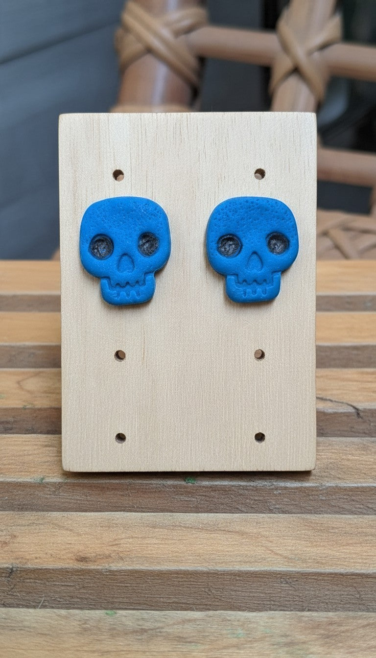 Skull studs- Blue