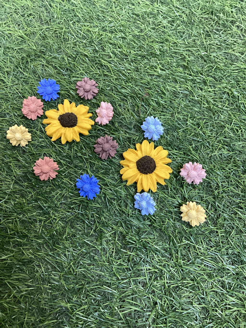 Flowers studs