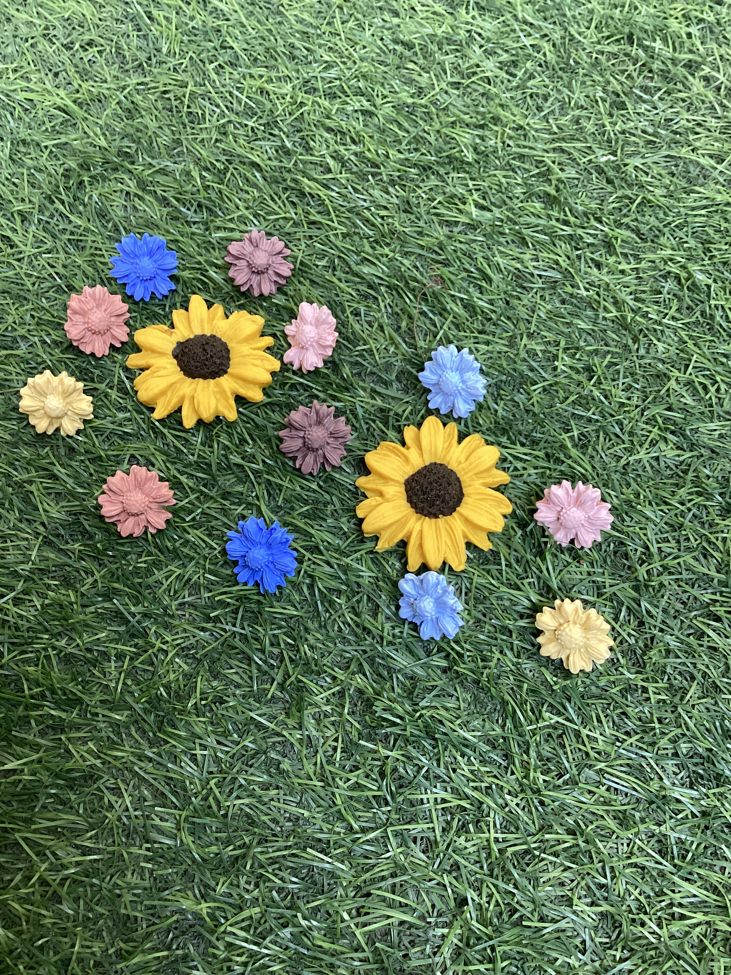 Flowers studs