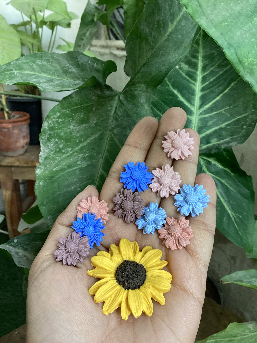 Flowers studs
