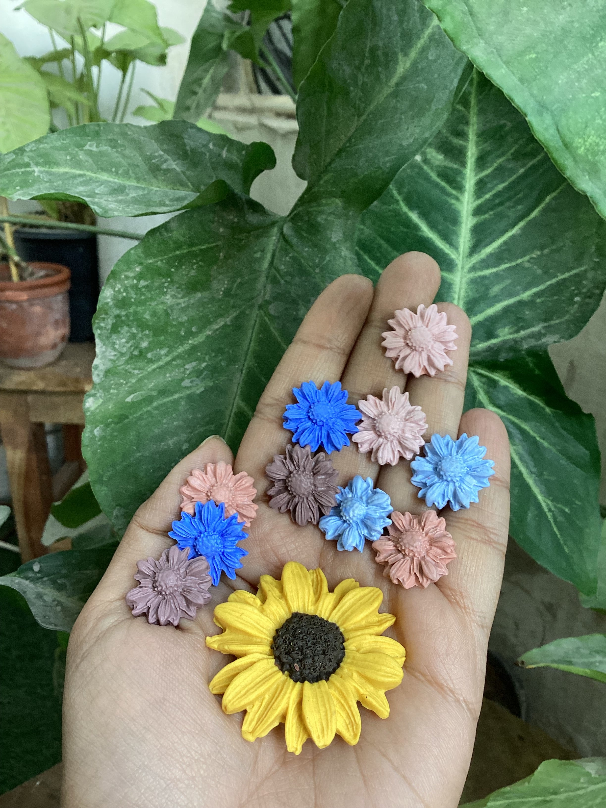 Flowers studs