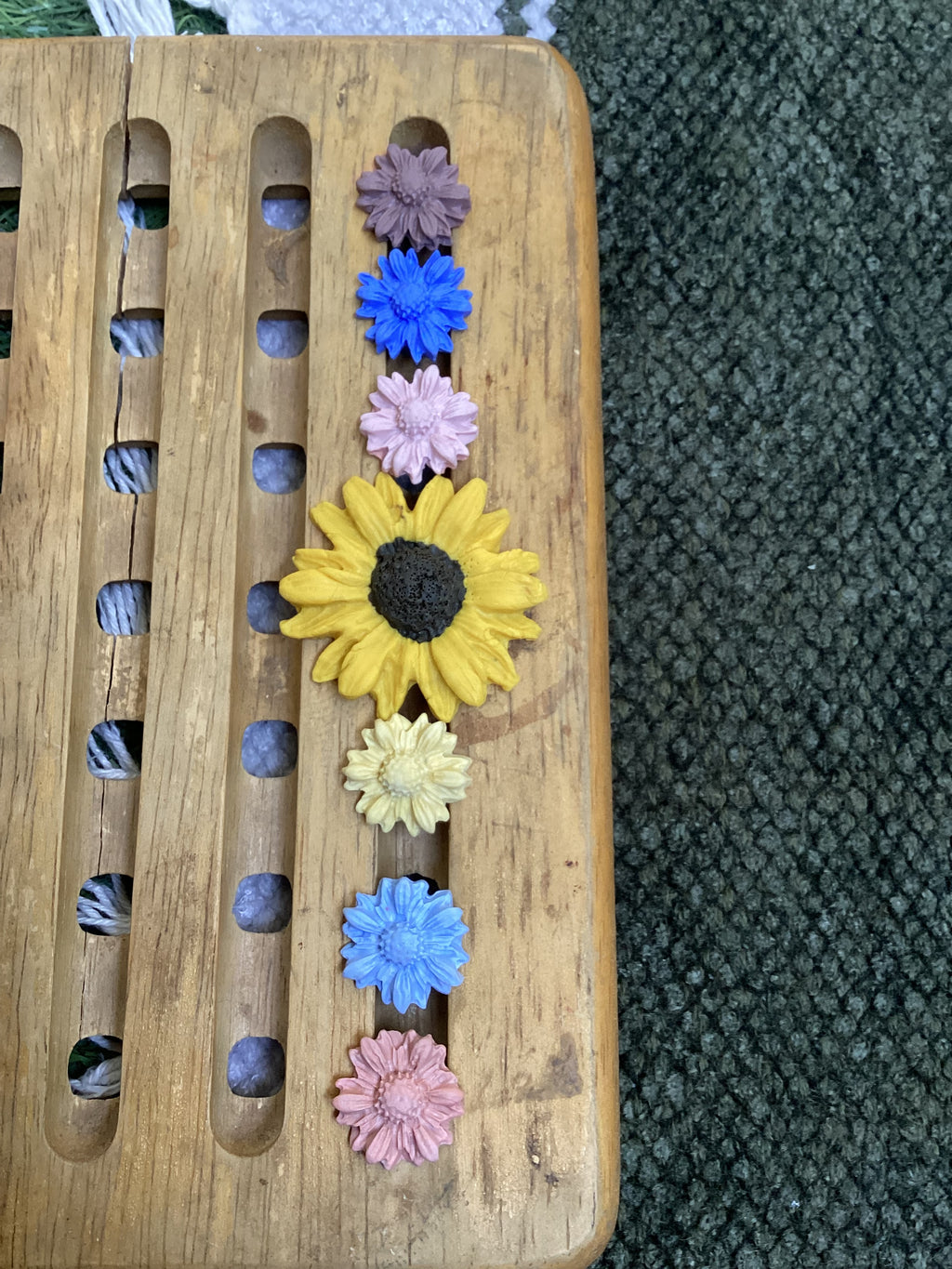 Flowers studs