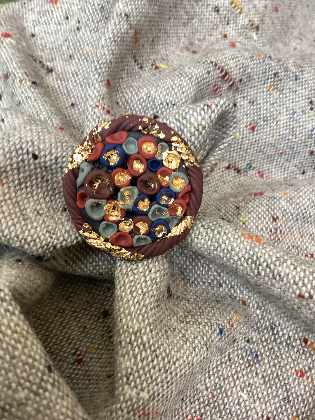 Round gold leaf emded Ring