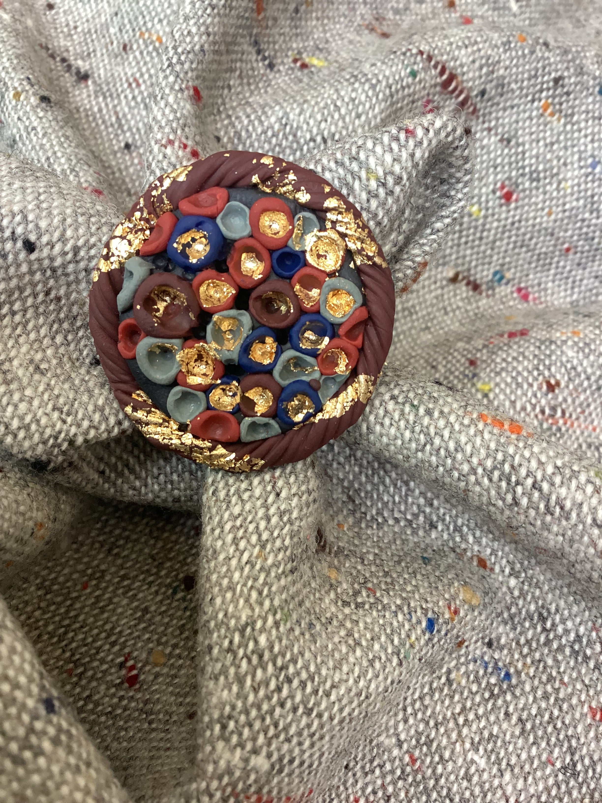 Round gold leaf emded Ring