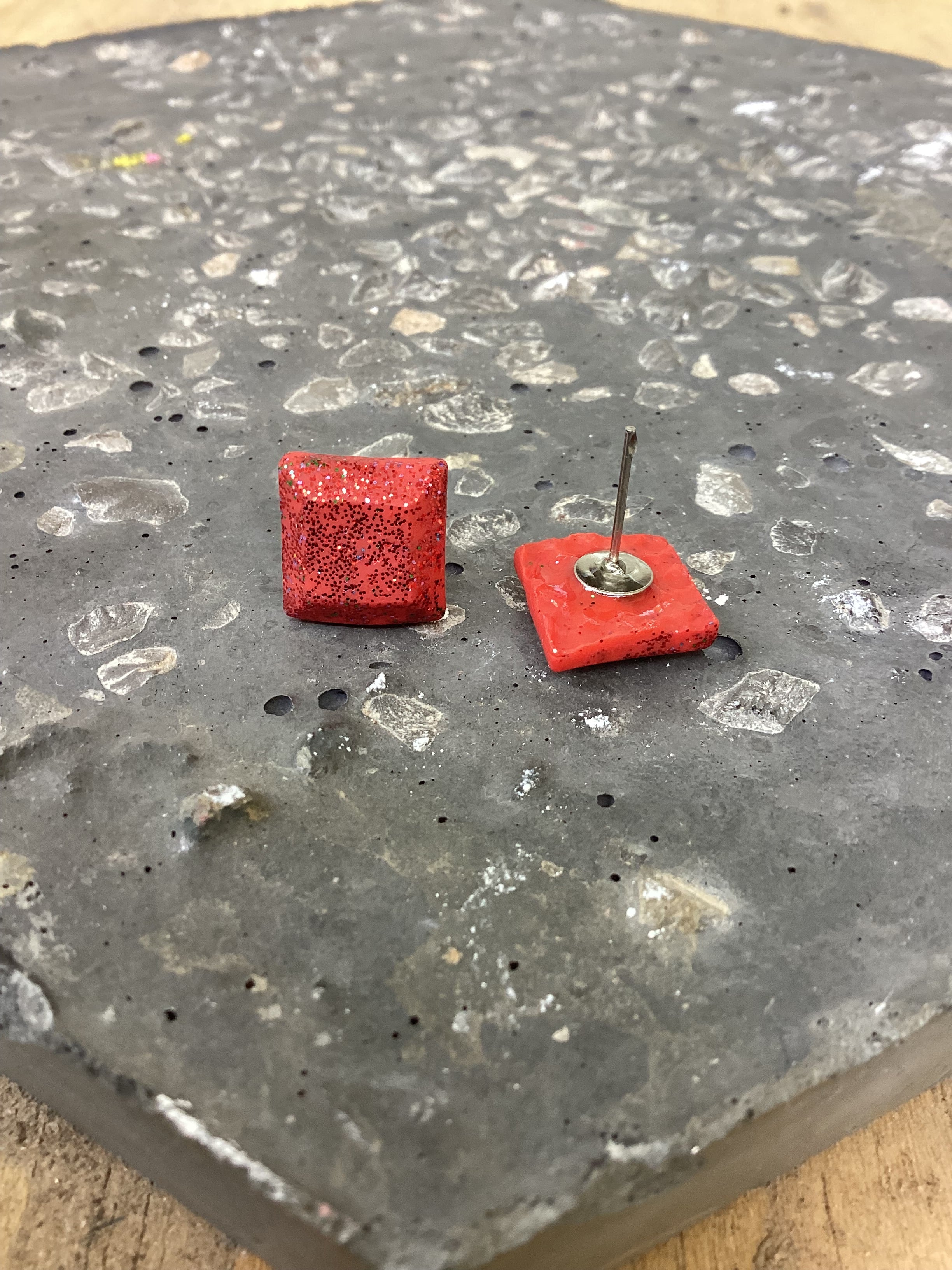 Glitter geometric studs