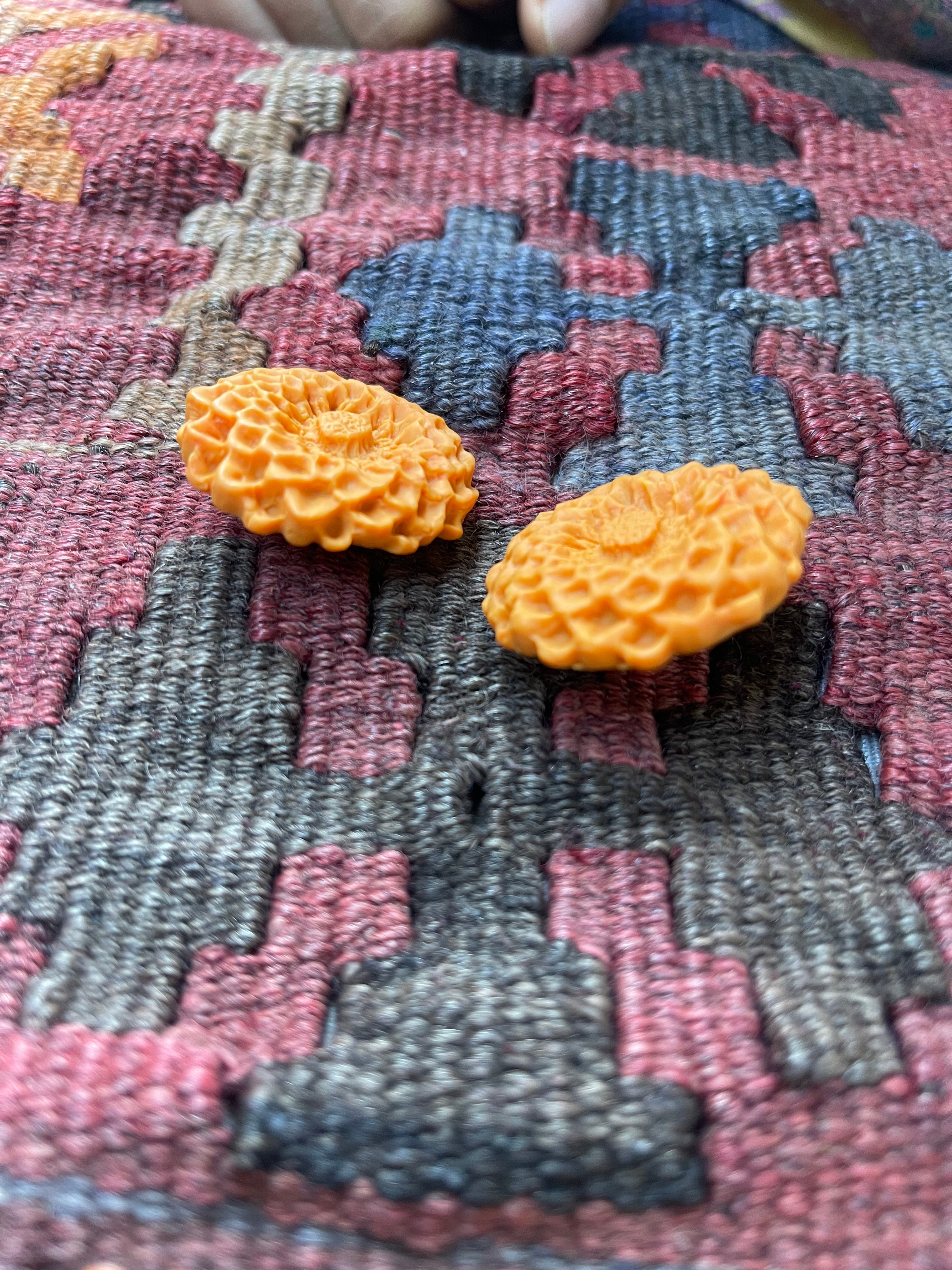Maygold- Genda Studs