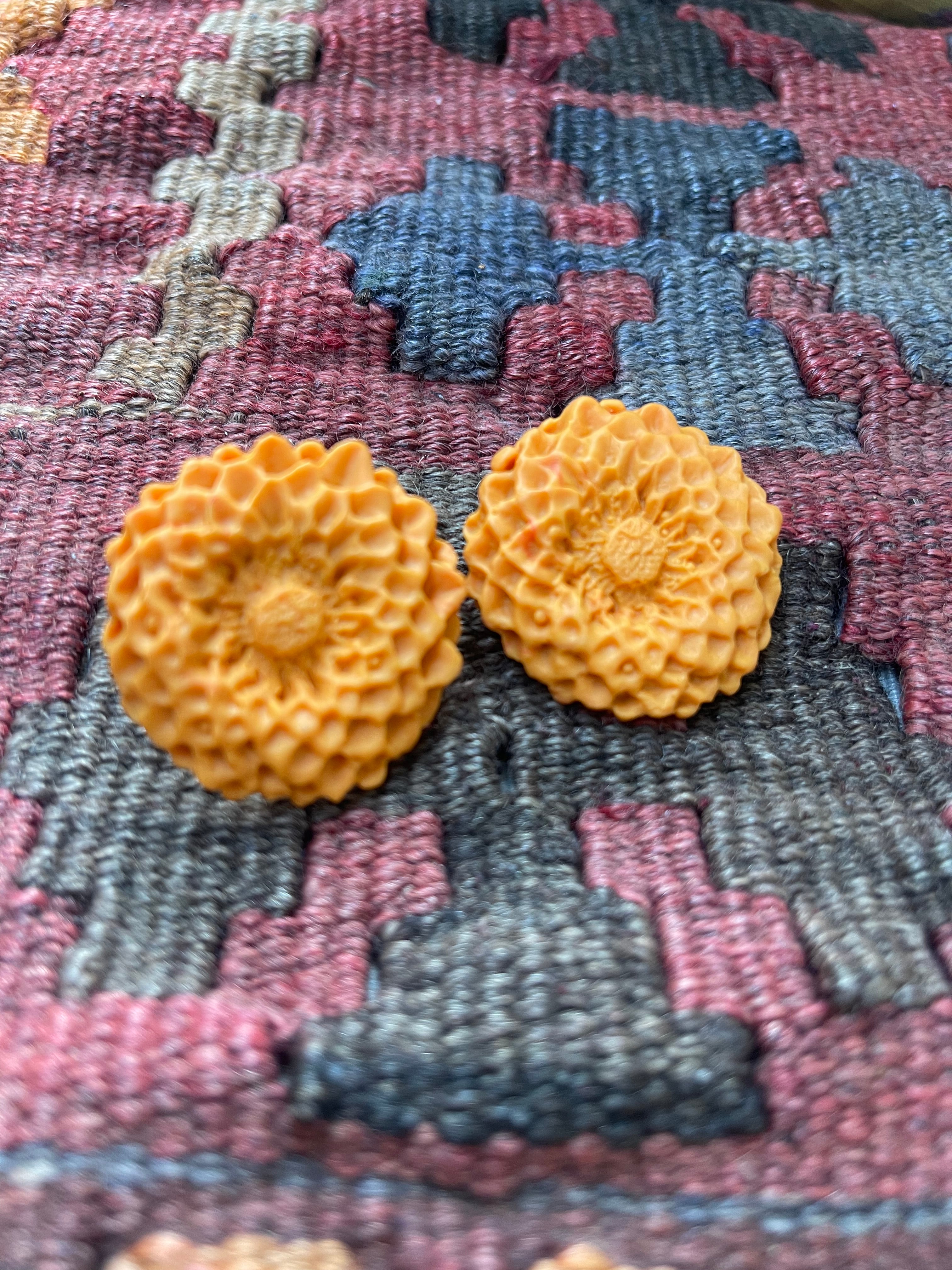 Maygold- Genda Studs