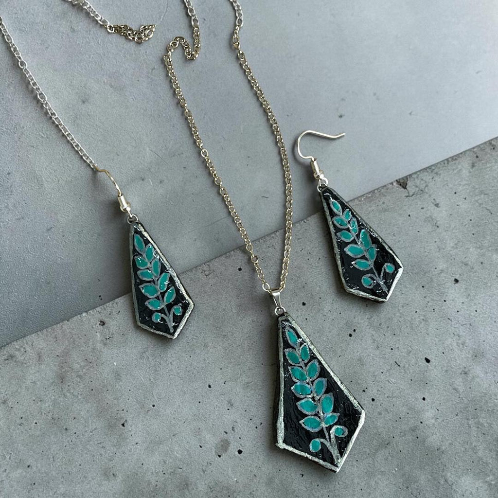 Leaf Pendant Set-Black