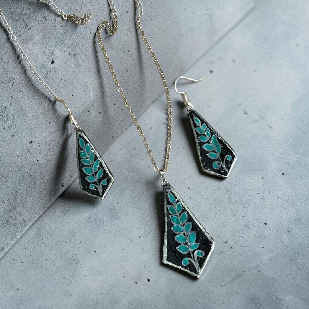 Leaf Pendant Set-Black