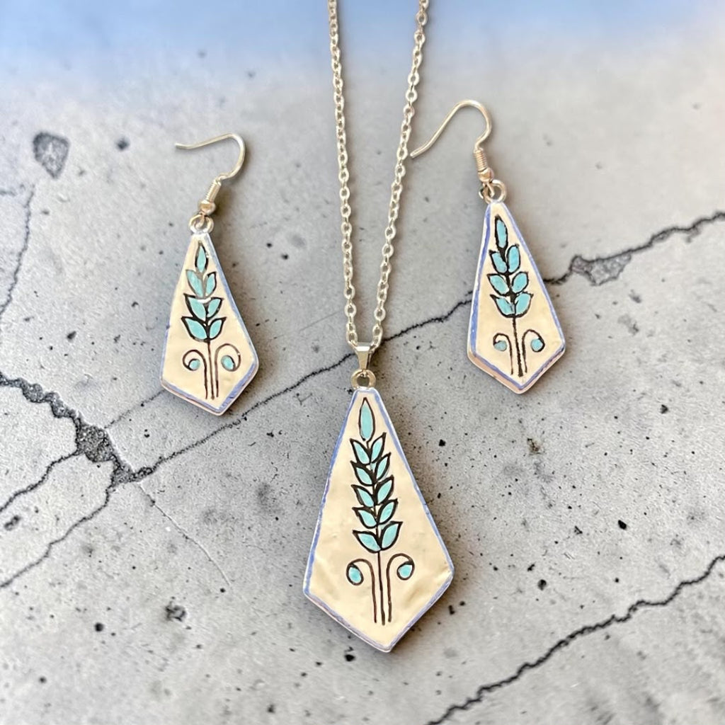 Leaf Pendant Set-White