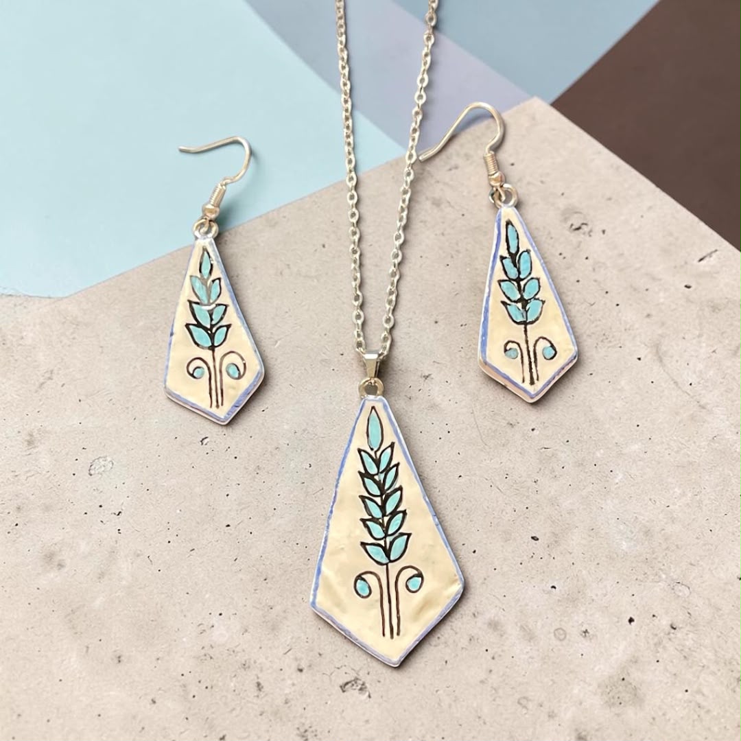 Leaf Pendant Set-White