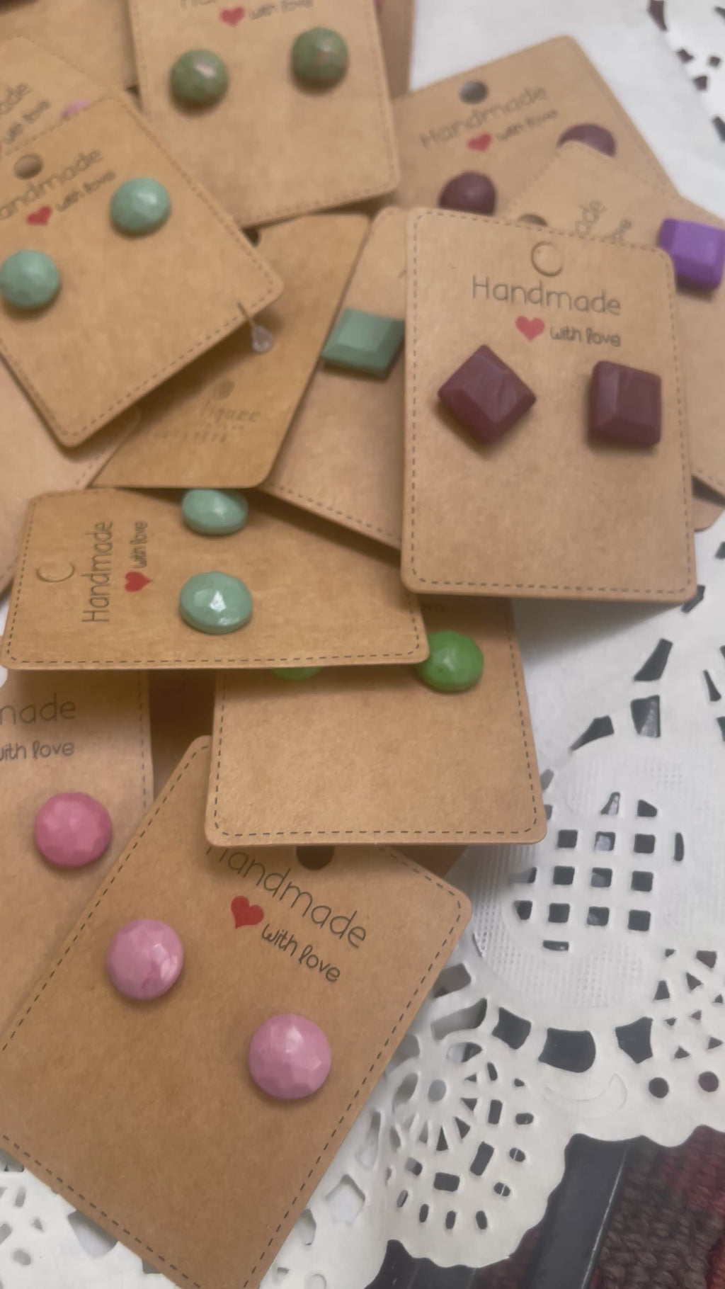 Cuboidal geometric studs